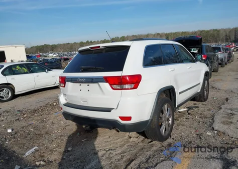 2013 Jeep Grand Cherokee Laredo z USA, uszkodzony, nr VIN 1C4RJFAG5DC587139